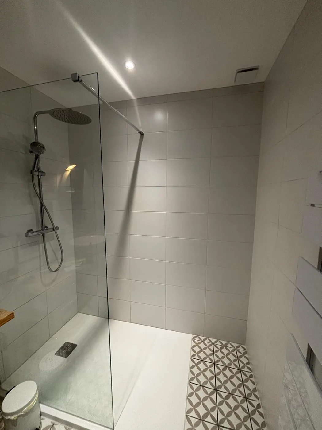 Rénovation de salle de bain réalisé par Tim Renov