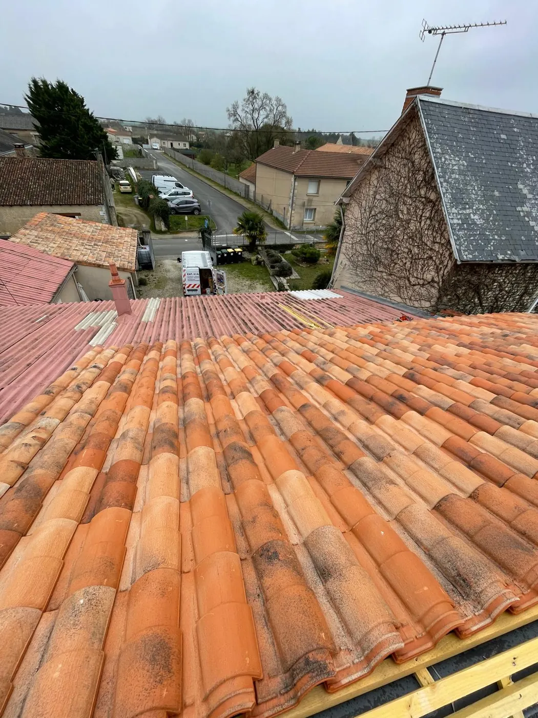 Toiture en tuiles réalisé par Tim Renov
